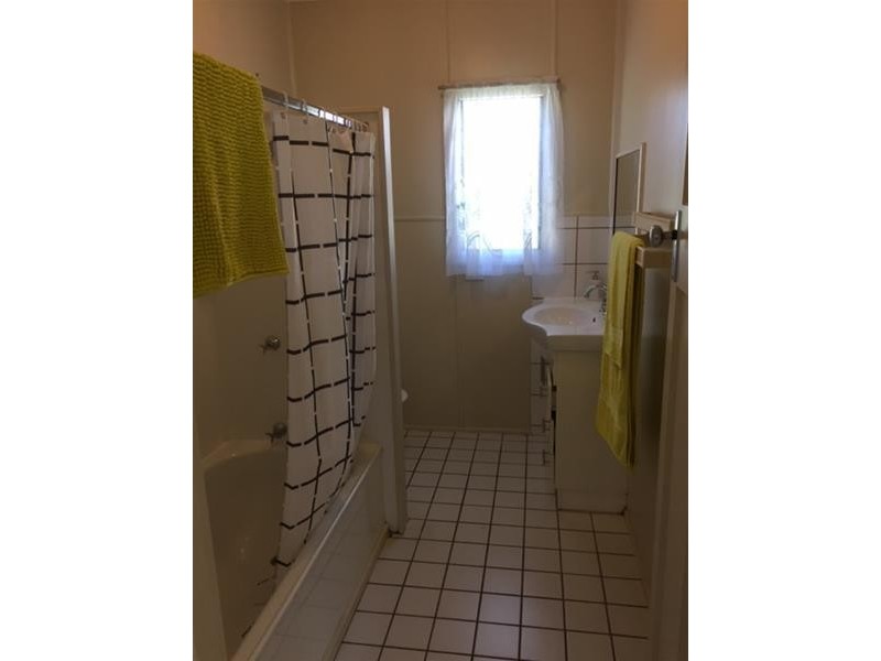 389 Shakespeare Street, West Mackay QLD 4740