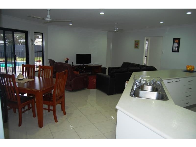 24 Swan Street, Armstrong Beach QLD 4737