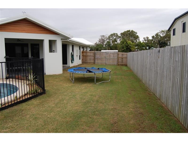 24 Swan Street, Armstrong Beach QLD 4737