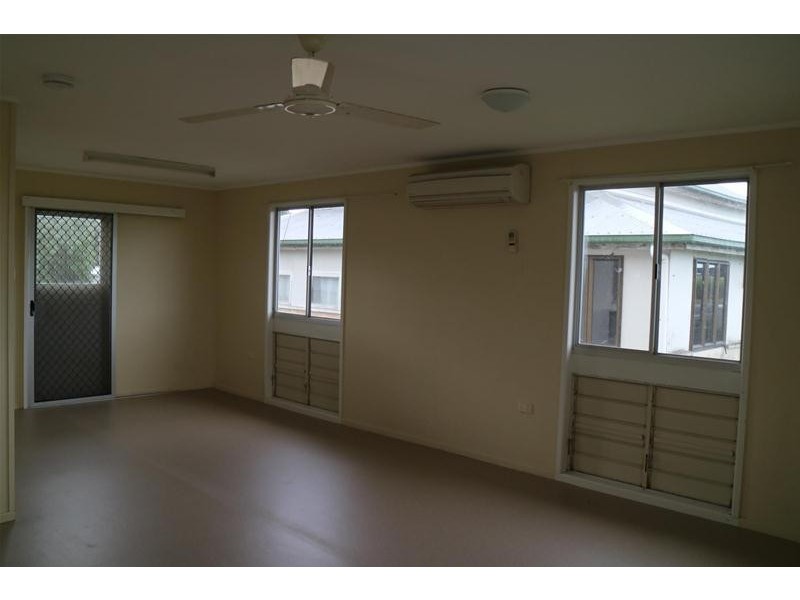 11 Mary Street, Mirani QLD 4754