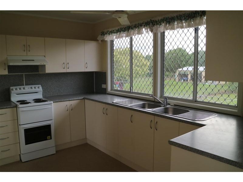 11 Mary Street, Mirani QLD 4754