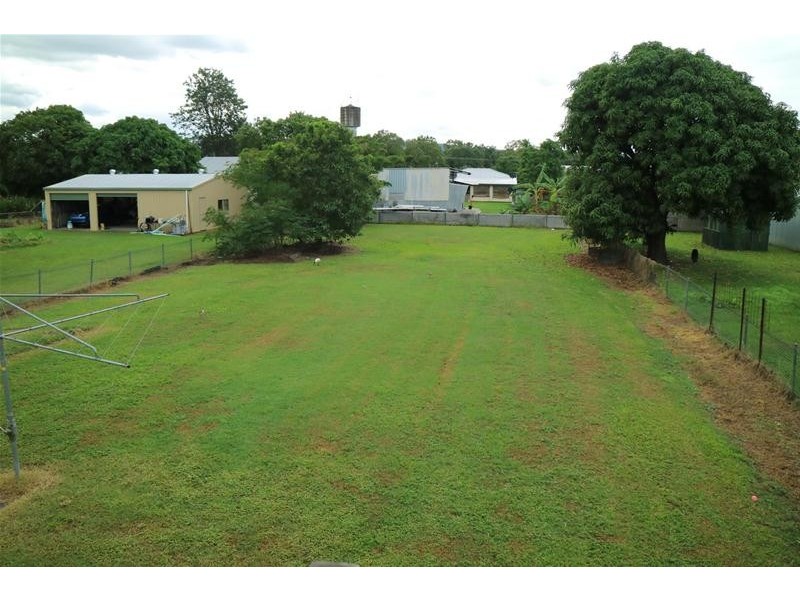 11 Mary Street, Mirani QLD 4754