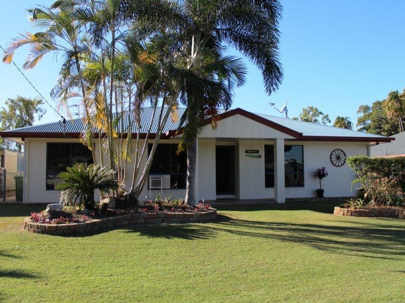 4 Crescent  Street, Armstrong Beach QLD 4737