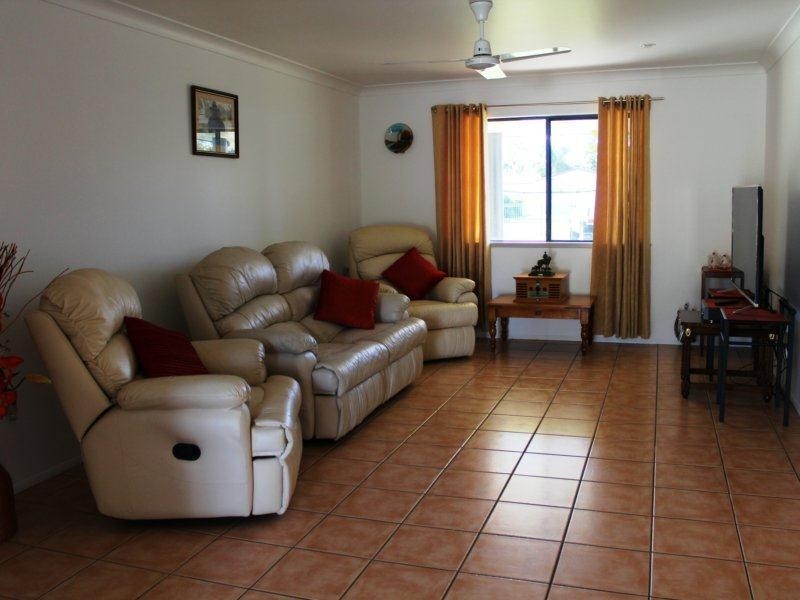 4 Crescent  Street, Armstrong Beach QLD 4737