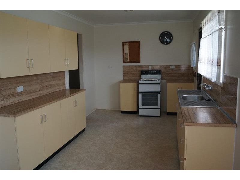 4 Kathleen Street, Sarina QLD 4737