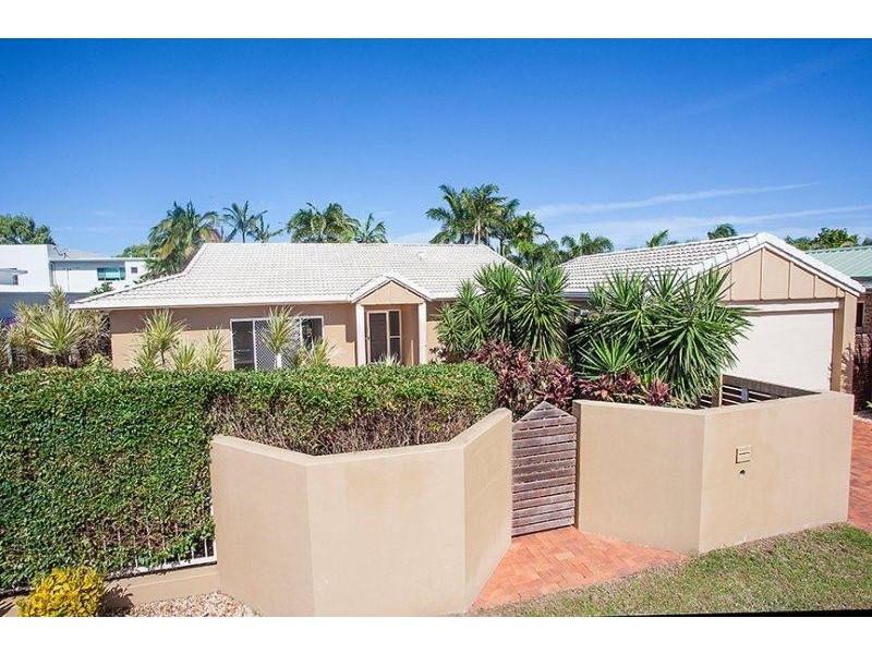 10 Anglers Parade, Blacks Beach QLD 4740