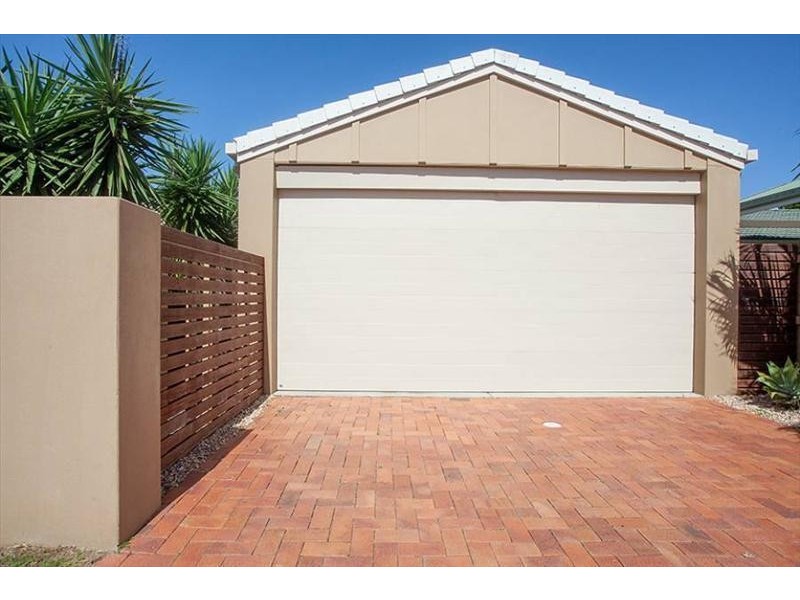 10 Anglers Parade, Blacks Beach QLD 4740