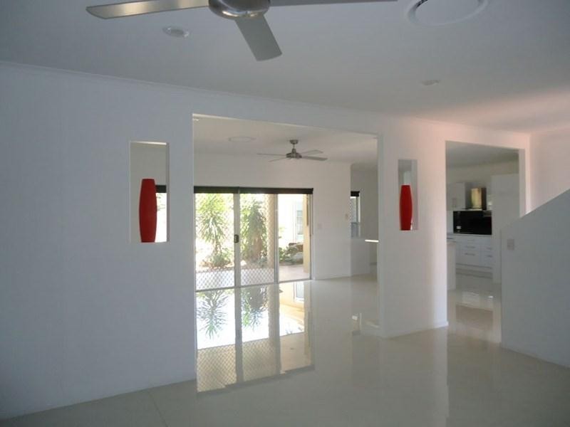 10 Anglers Parade, Blacks Beach QLD 4740