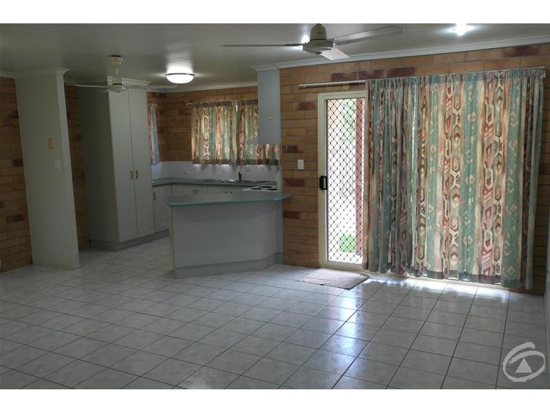 4/12 East Street, Sarina QLD 4737