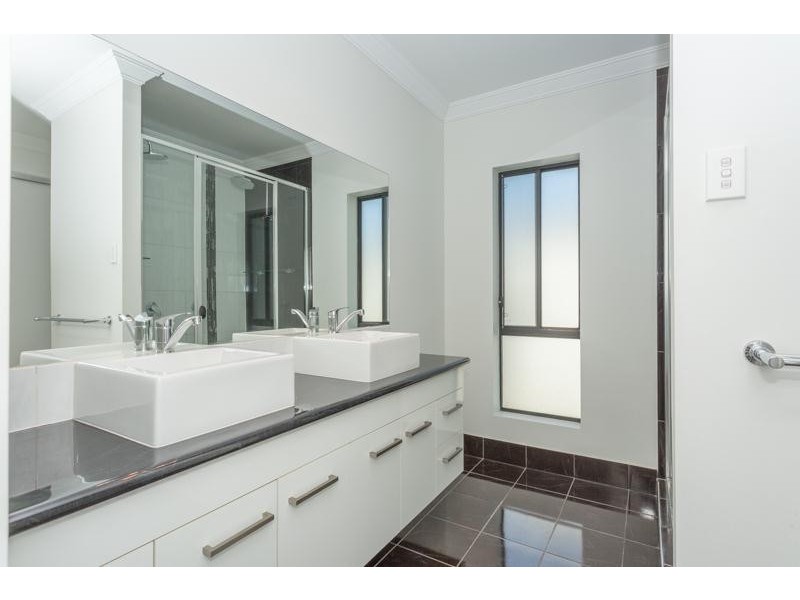 16 Wilcox Street, Eimeo QLD 4740