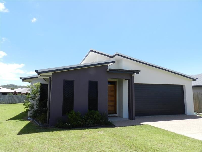 11 Hook Court, Sarina QLD 4737