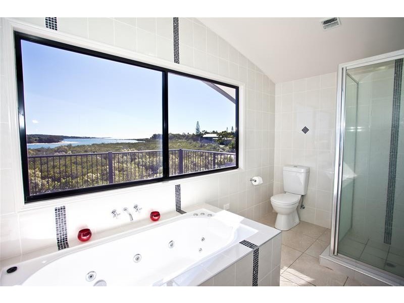 12 Morris Street, Campwin Beach QLD 4737