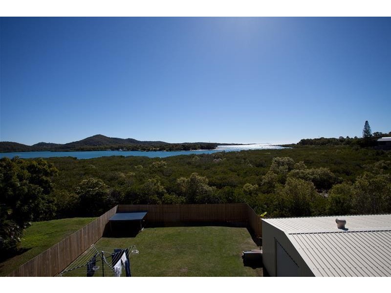 12 Morris Street, Campwin Beach QLD 4737