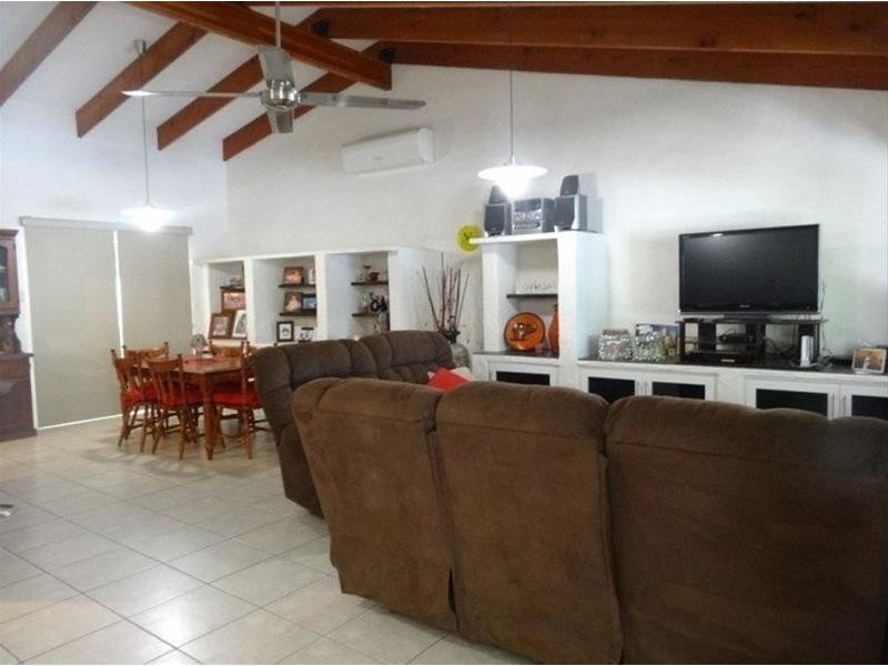 10 Jansen Street, Slade Point QLD 4740