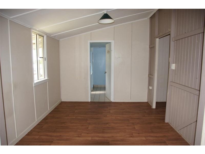 26 Leslie Street, Sarina QLD 4737