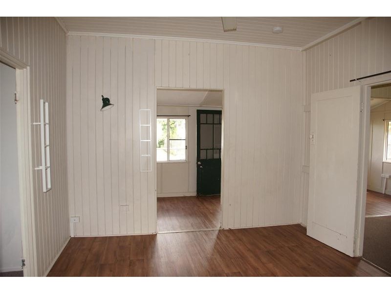 26 Leslie Street, Sarina QLD 4737