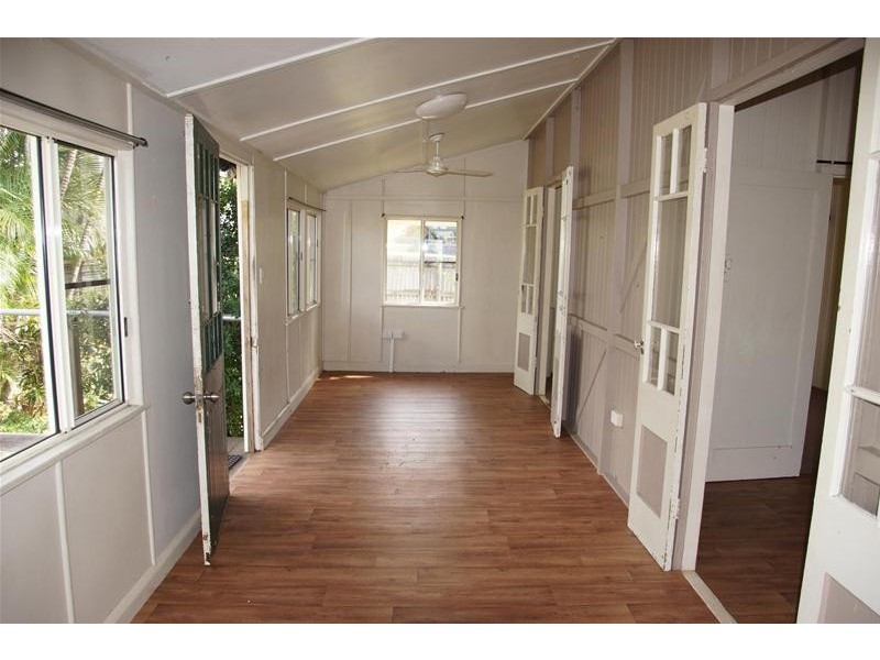 26 Leslie Street, Sarina QLD 4737