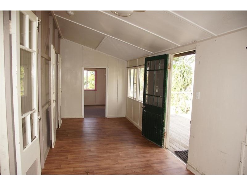 26 Leslie Street, Sarina QLD 4737