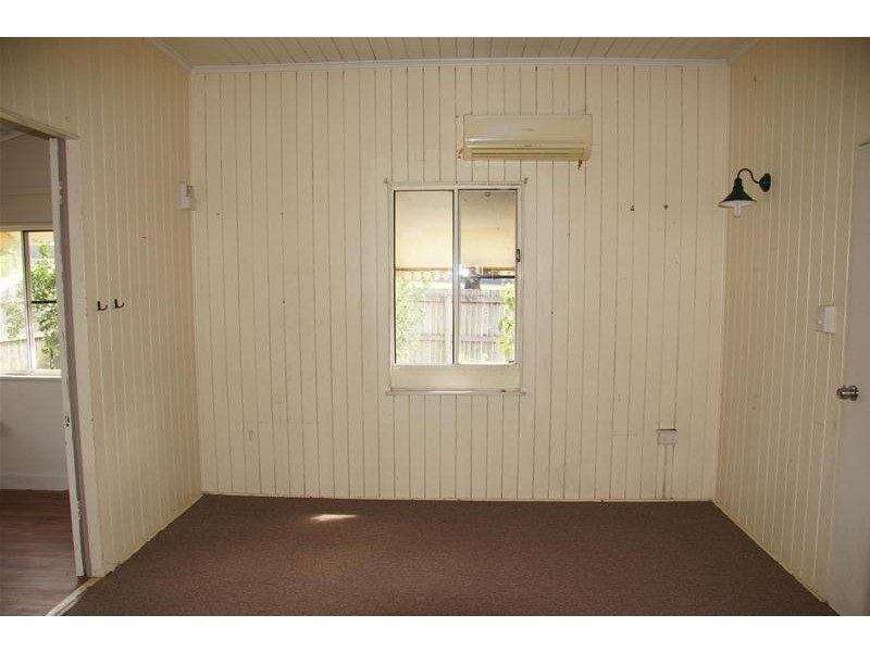 26 Leslie Street, Sarina QLD 4737