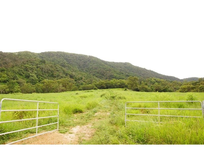 655 Middle Creek Road, Sarina QLD 4737