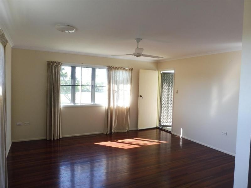 9 Les Cameron Avenue, Mount Pleasant QLD 4740