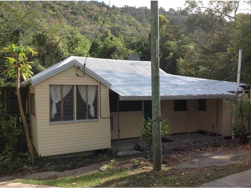 176 Middle Creek Road, Sarina QLD 4737