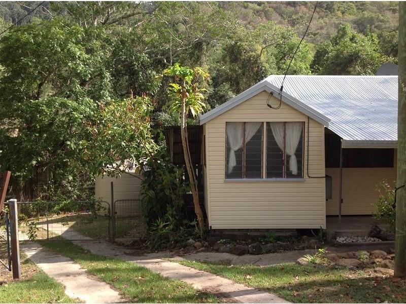 176 Middle Creek Road, Sarina QLD 4737