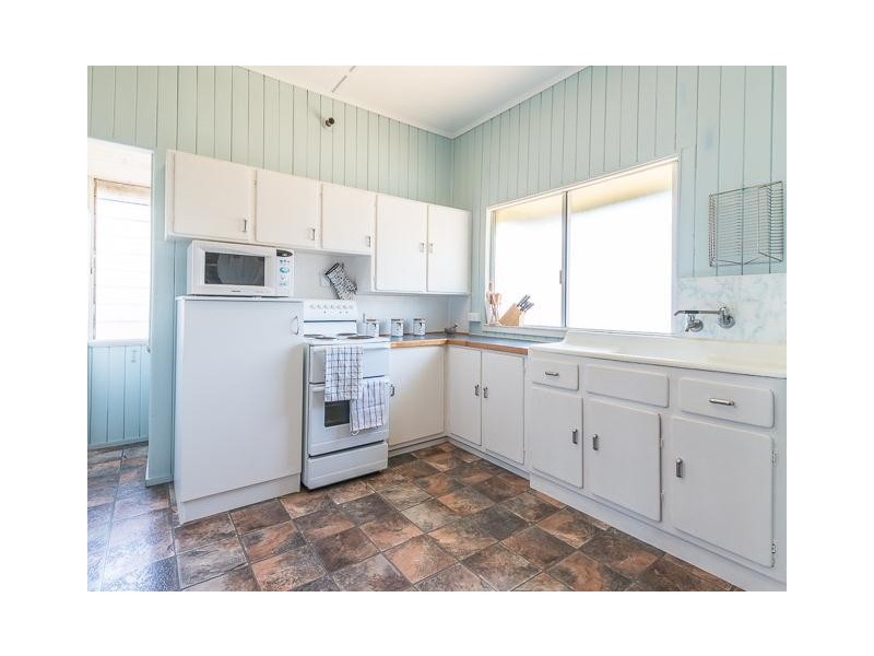 9 Steen Street, South Mackay QLD 4740