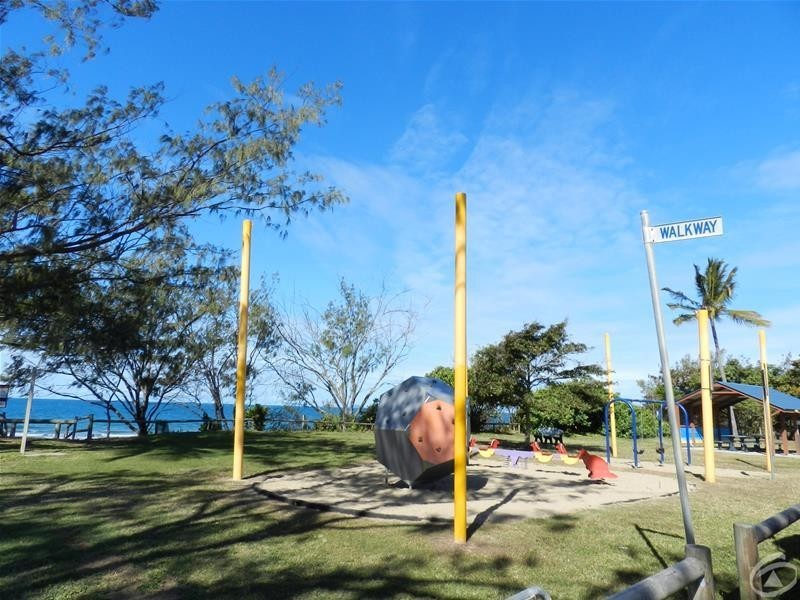 4/47 Owen Jenkins Drive, Sarina Beach QLD 4737