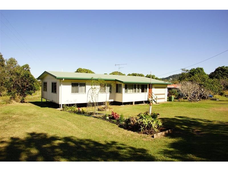 694 Sarina Beach Road, Sarina QLD 4737