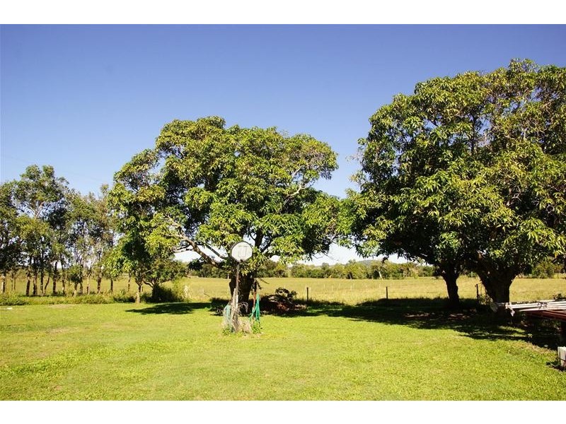 694 Sarina Beach Road, Sarina QLD 4737