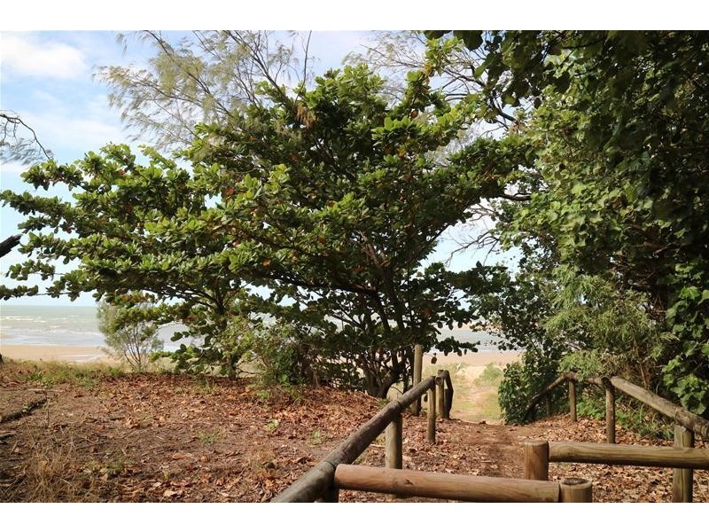 17 Coral Drive, Blacks Beach QLD 4740