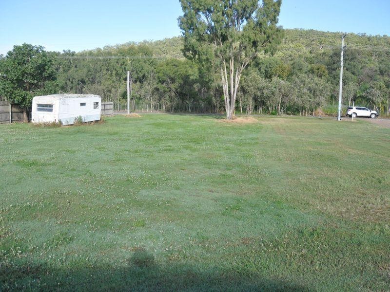 4 Flinders Lane, Clairview QLD 4741