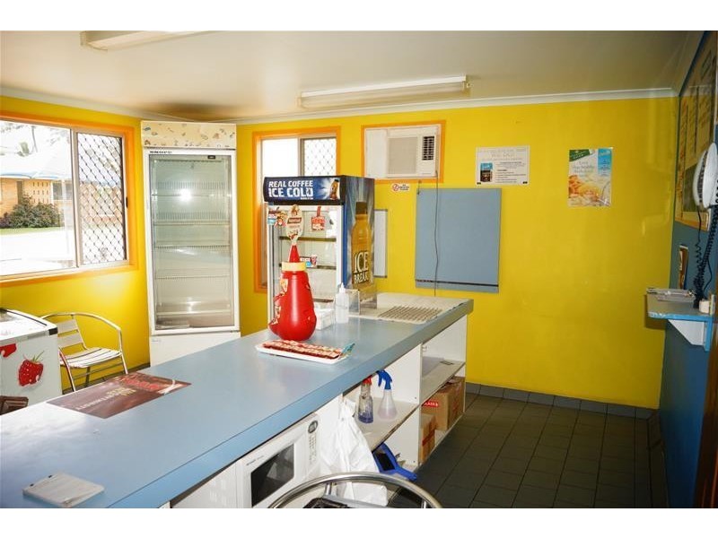 33 Zelma Street, Grasstree Beach QLD 4740