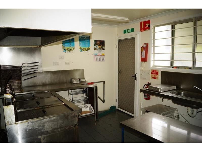 33 Zelma Street, Grasstree Beach QLD 4740