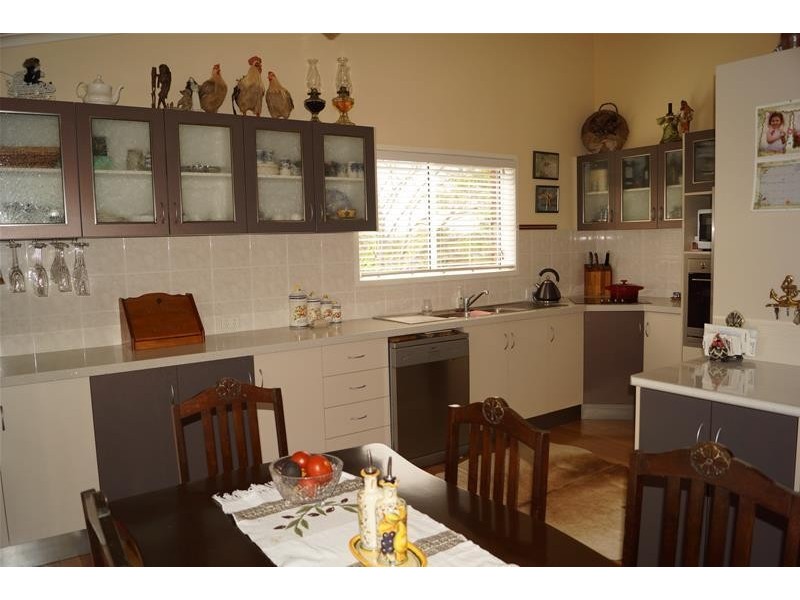 2 Antoney Lane, Sarina Beach QLD 4737