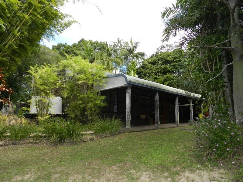240 Middle Creek Road, Sarina QLD 4737