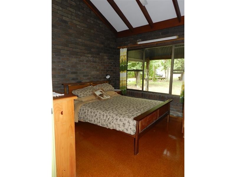 240 Middle Creek Road, Sarina QLD 4737