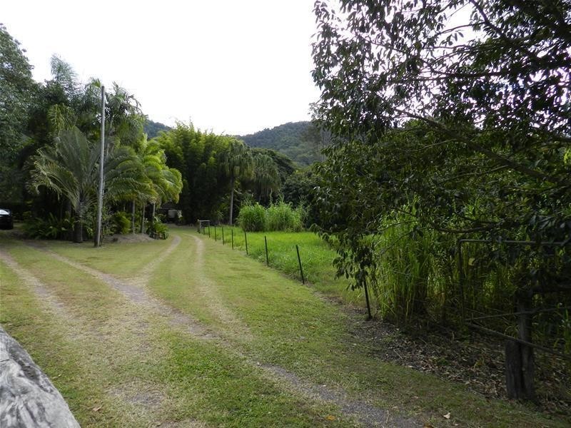 240 Middle Creek Road, Sarina QLD 4737