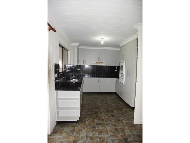 2 Fremont Avenue, Sarina QLD 4737