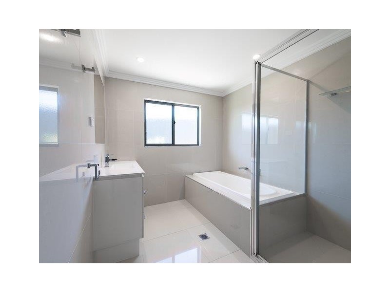 8 Oakview Street, Richmond QLD 4740