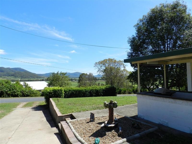 27 Grieshaber Drive, Sarina QLD 4737