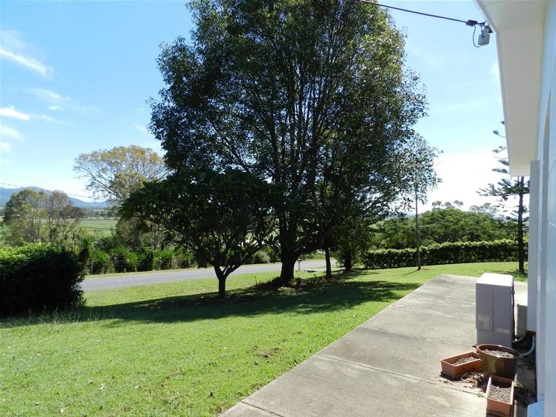 27 Grieshaber Drive, Sarina QLD 4737