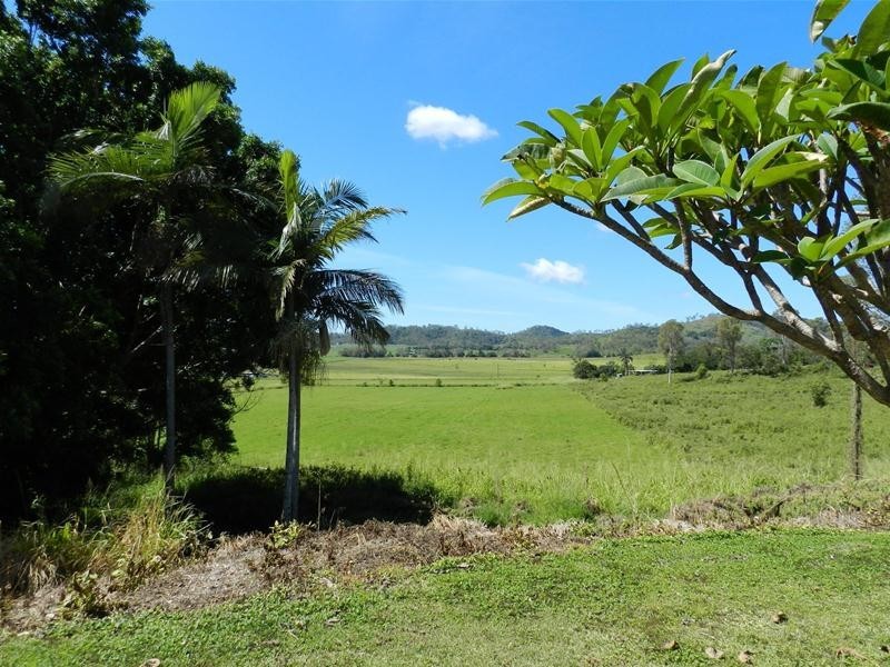 27 Grieshaber Drive, Sarina QLD 4737