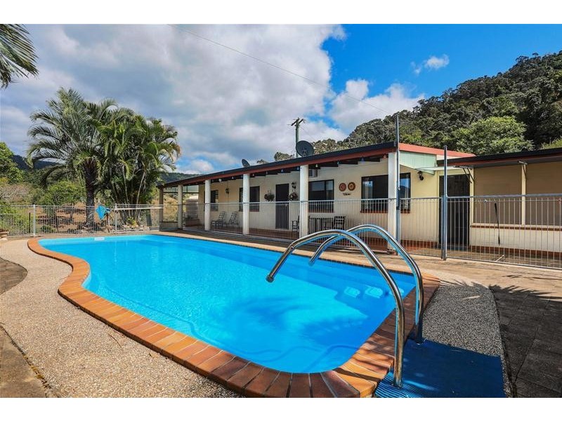 673 Middle Creek Road, Sarina QLD 4737