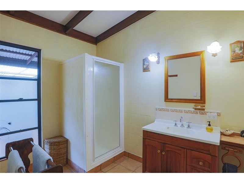 673 Middle Creek Road, Sarina QLD 4737