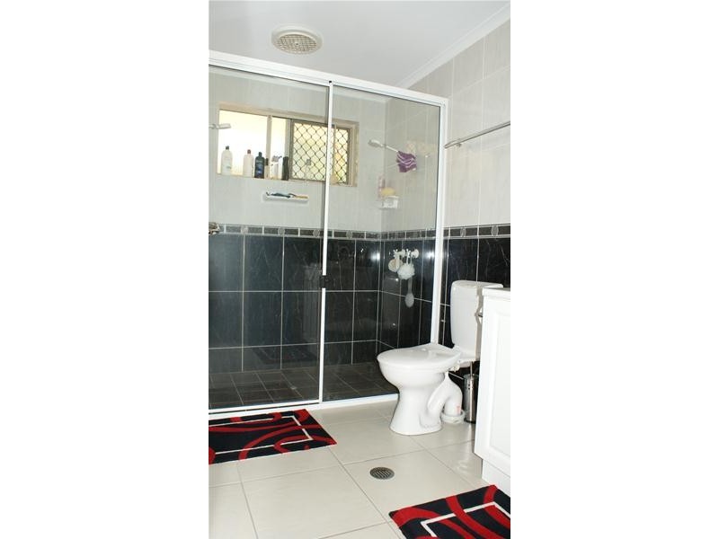 9 Victor Avenue, Glenella QLD 4740