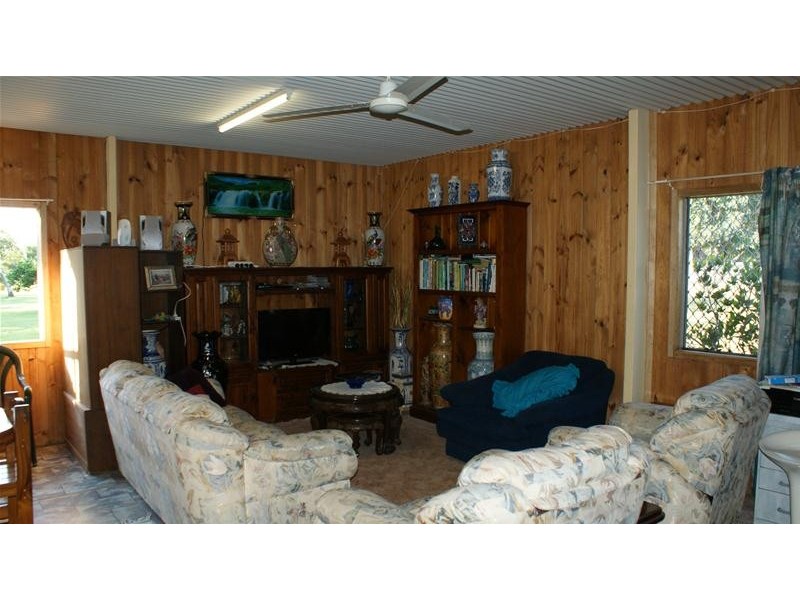 868 Sarina Beach Road, Sarina Beach QLD 4737