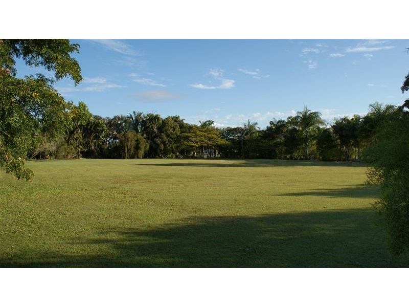 868 Sarina Beach Road, Sarina Beach QLD 4737