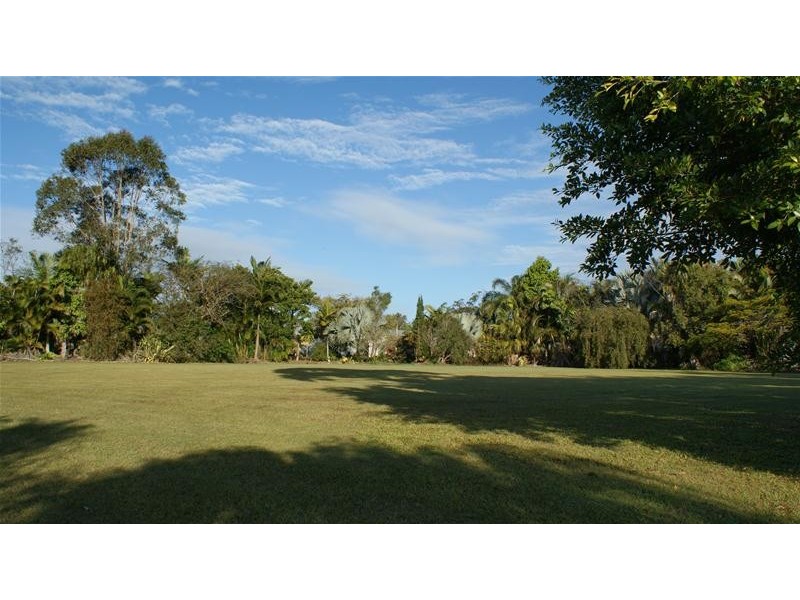 868 Sarina Beach Road, Sarina Beach QLD 4737